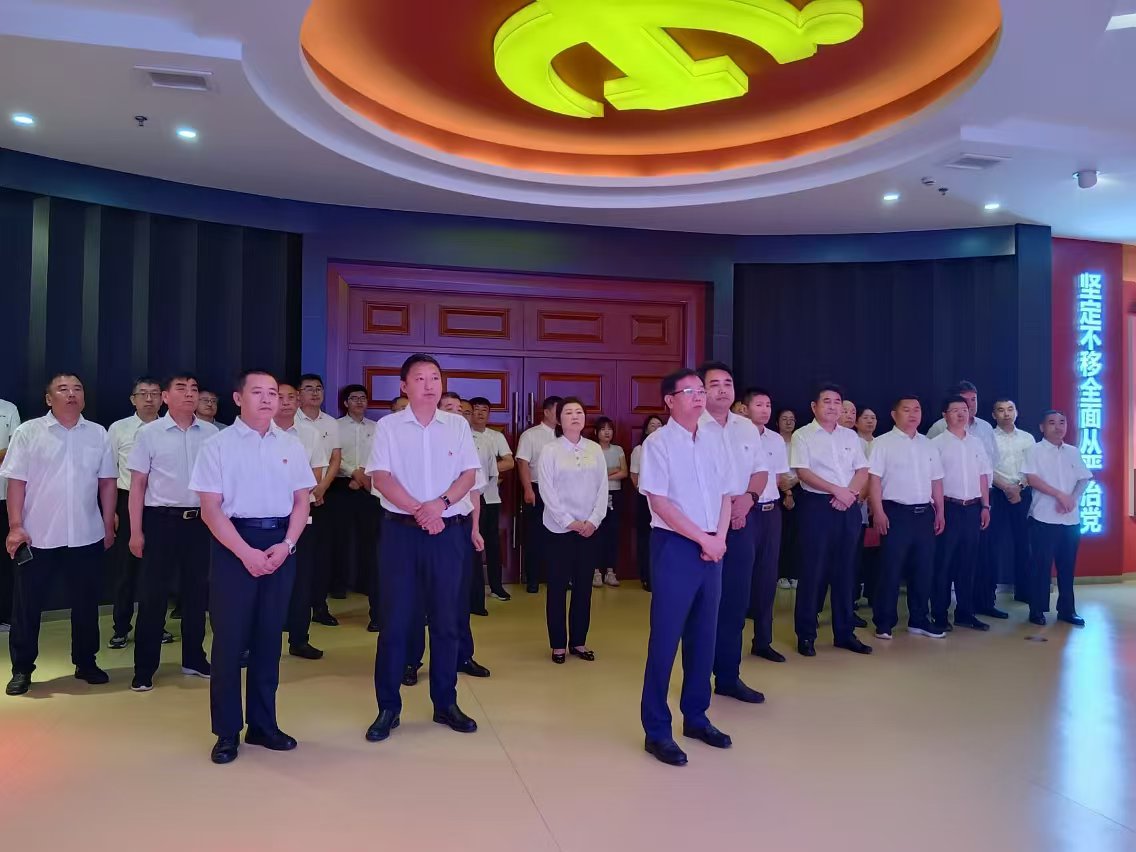 参观廉政教育基地.jpg